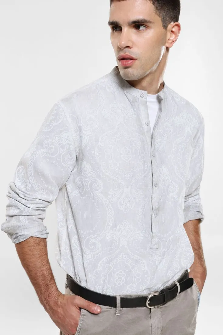 Camicia fantasia astratta in puro cotone con abbottonatura parziale