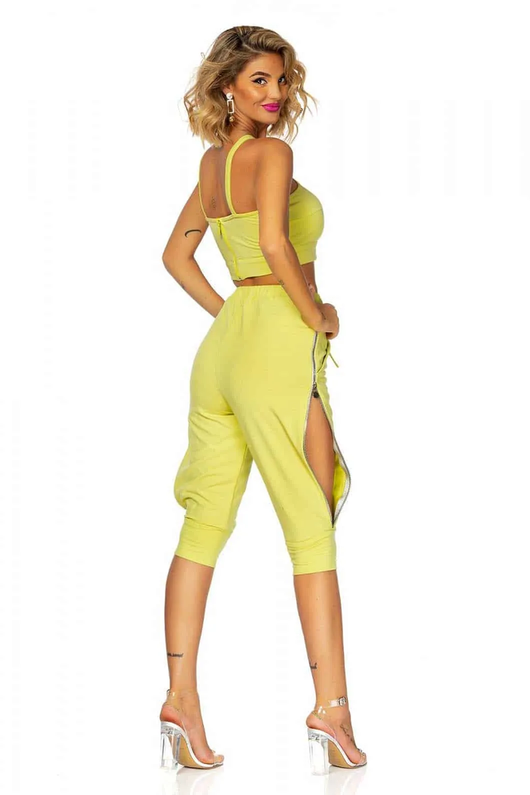 Completo casual-sportivo di colore giallo lime