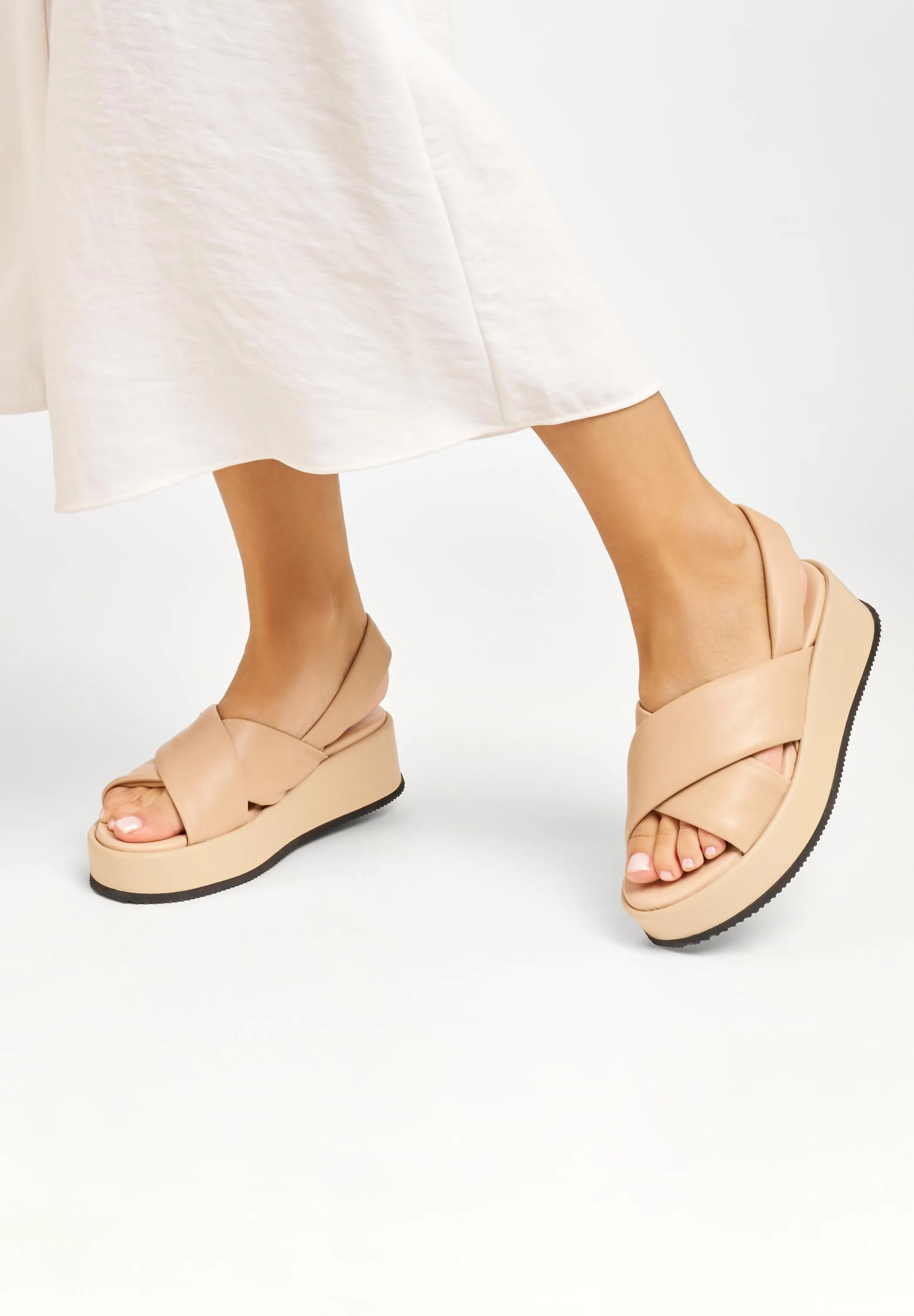 CROSSOVER-STRAP FLATFORM - Sandali con plateau