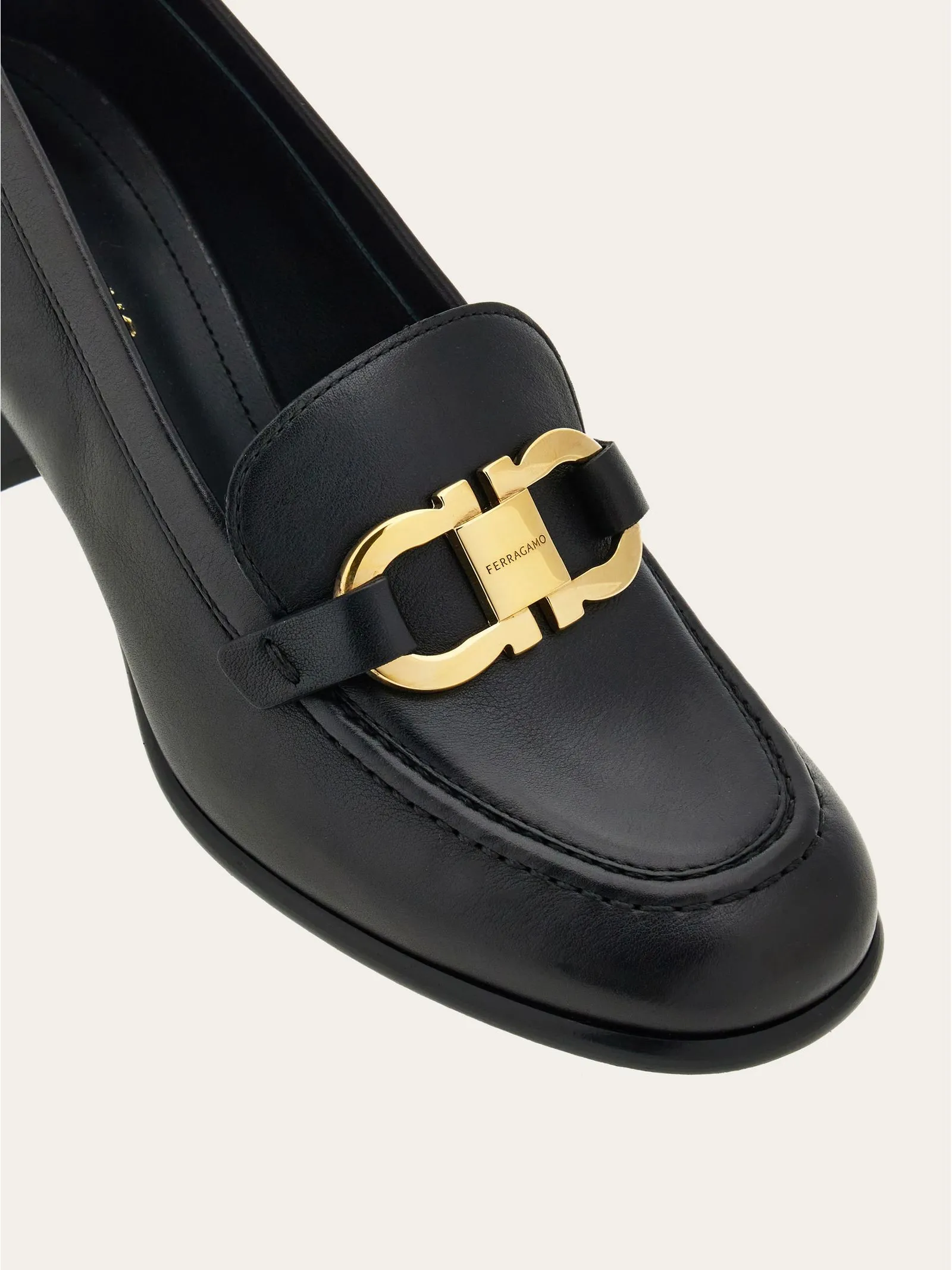 FERRAGAMO Calzature,Mocassini Pumps Gancini in pelle di vitello nero 