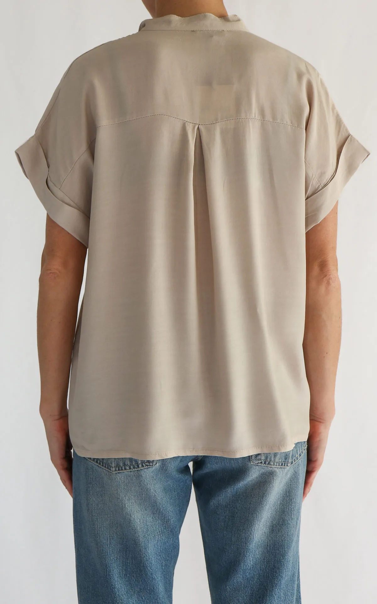 Off- on – Blusa raso con bottoni – Sabbia